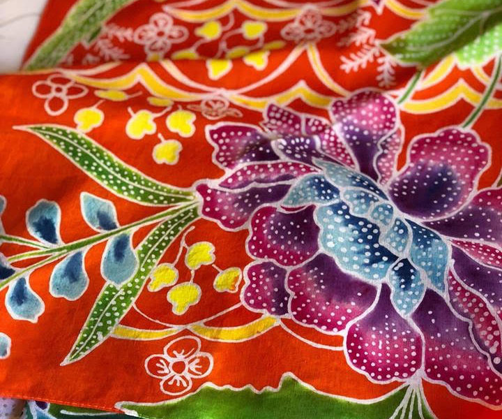 Make and paint a Malaysian Batik scarf - Teratai Malaysia
