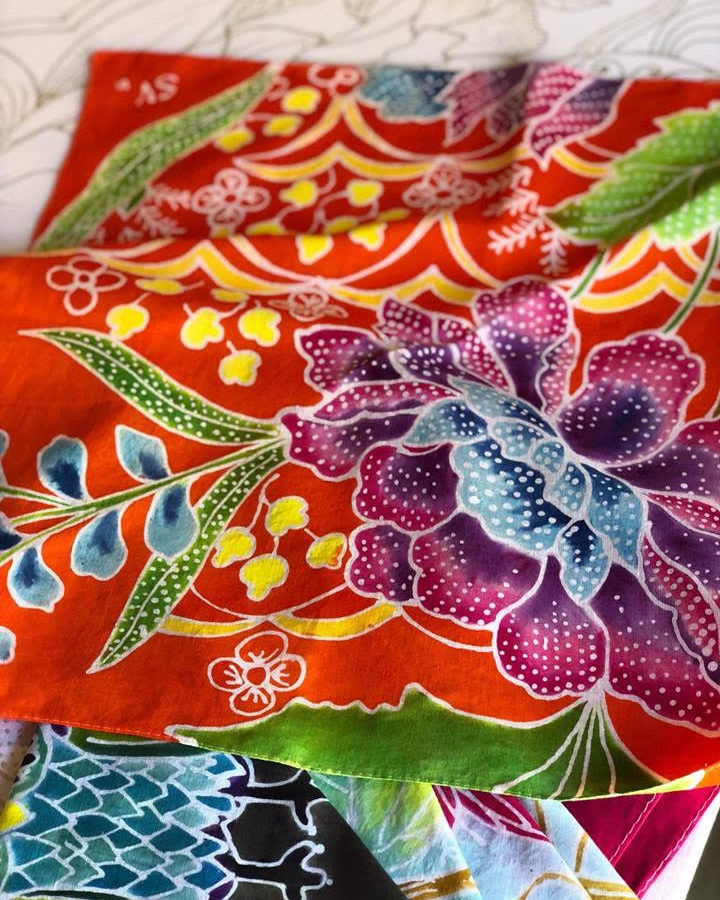 Make and paint a Malaysian Batik scarf - Teratai Malaysia