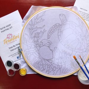 Batik Hoop Painting Kit Loggerhead Turtle and Blue Crab