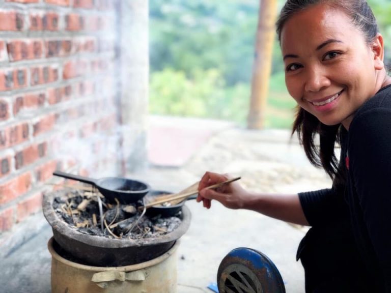 Black Hmong Tribe Tjanting With Workshop - Image 6