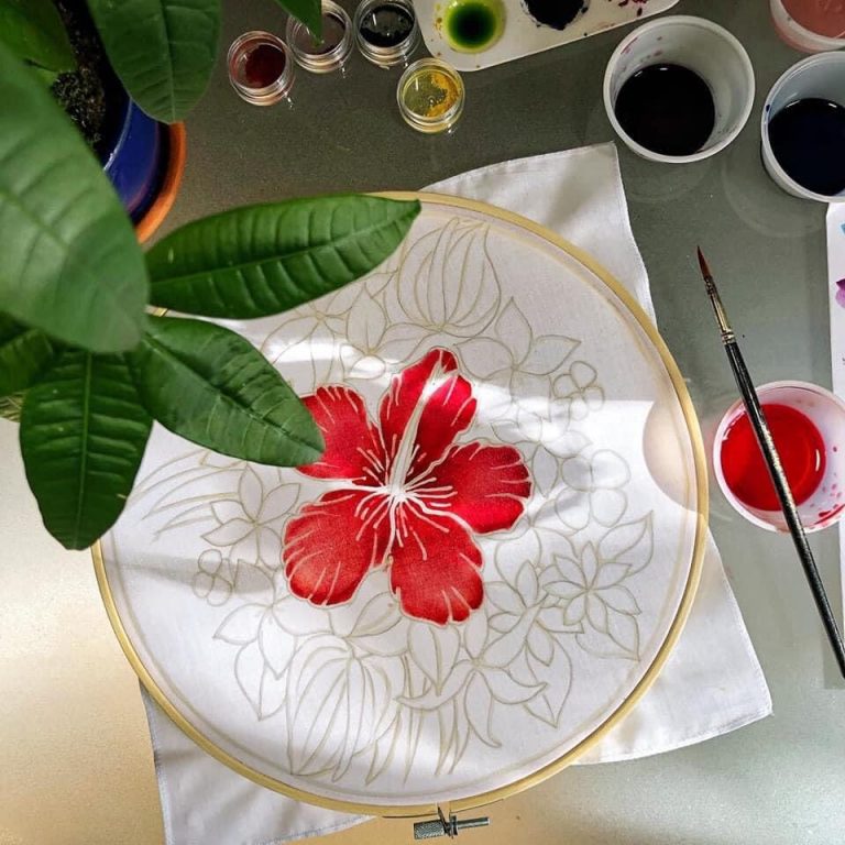 Hibiscus Batik Painting being painted